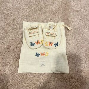 Zara baby shoes NWOT. From a smoke free home.